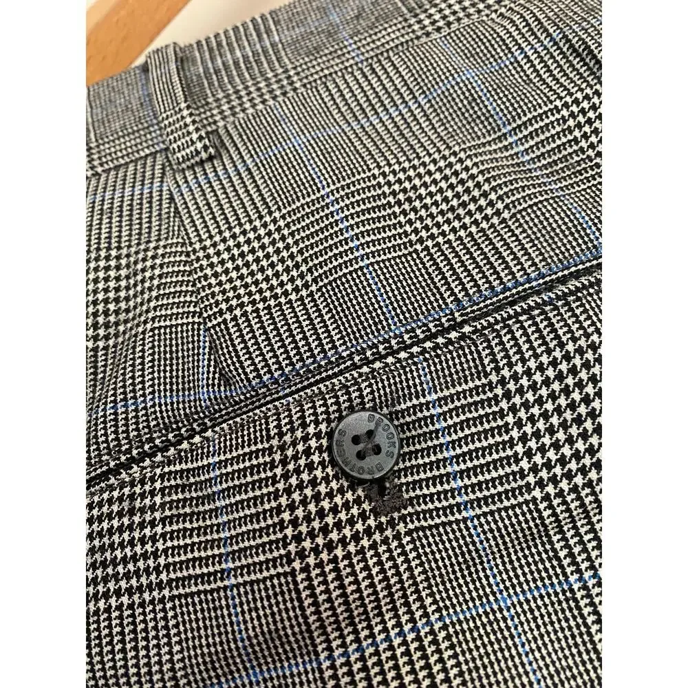 1990s 44 R Brooks Brothers Golden Fleece Black White Blue Glen Plaid Wool Suit
